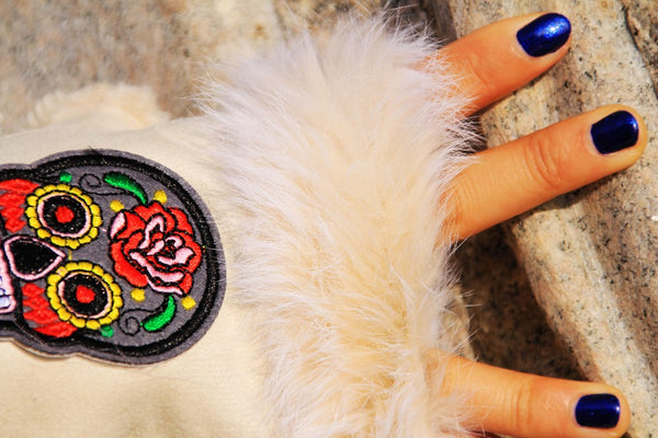 Sugar Skull Beige Fingerless Fur Trim Gloves Close Up